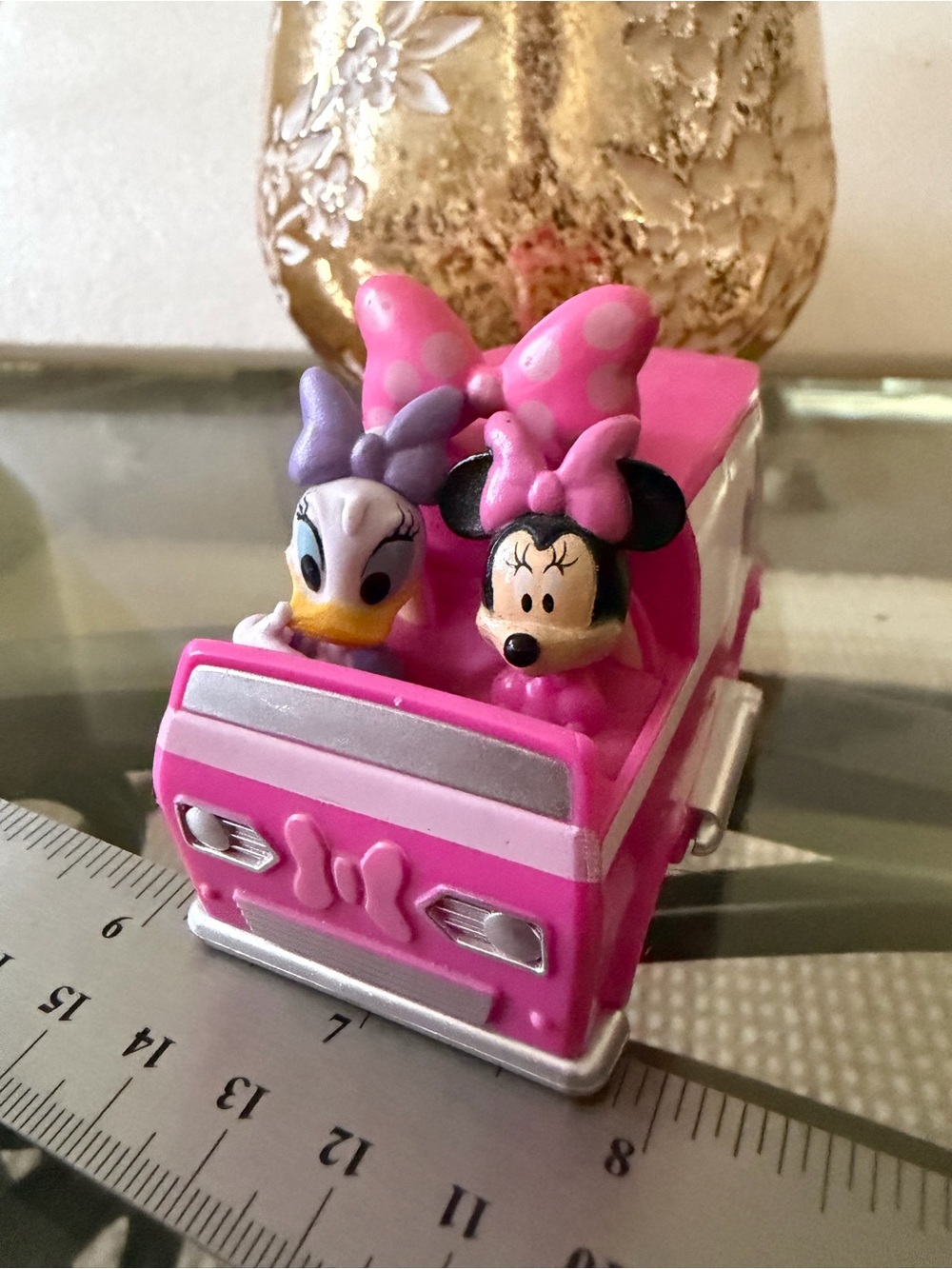 Minnie Minnie Mouse & Daisy Plastic Pink Bow Van Vehicle